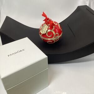 Pandora Ornament Trinket Box Christmas Spectacular 2017 Radio City Rockettes Red